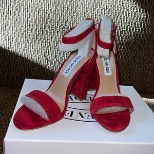 NIB Steve Madden Carrson Size 5.5